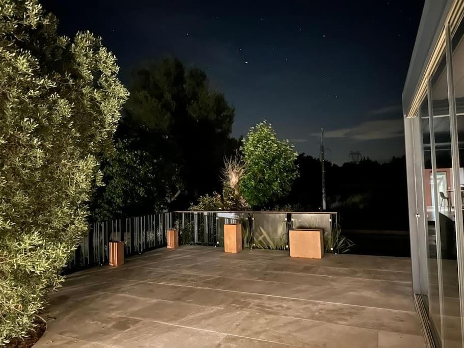 Villa Des Jacinthes Tarascon Bagian luar foto